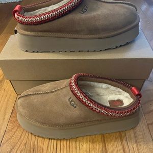 Ugg Tazz Slippers, 10, brand new in box